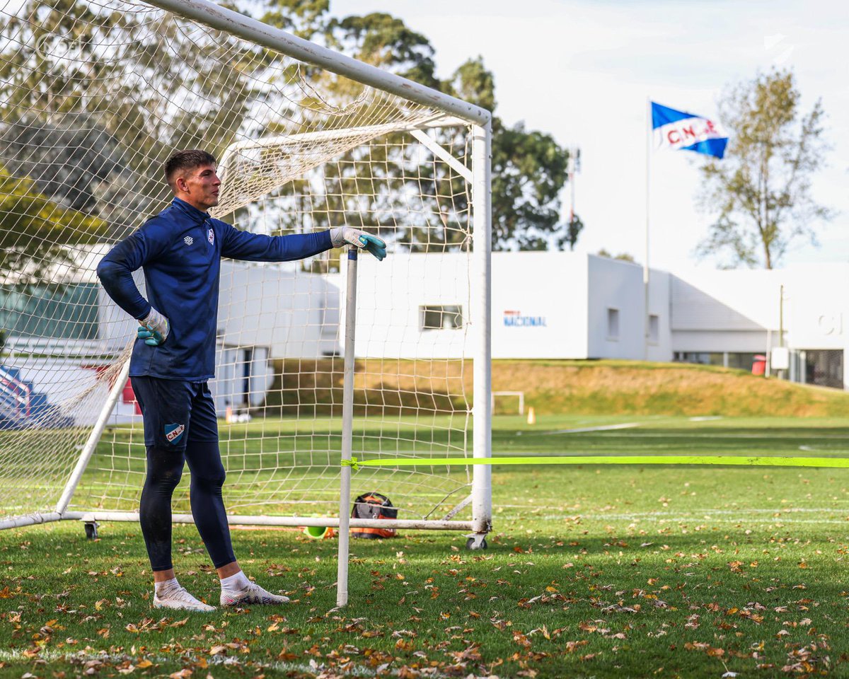 El ©️🧤

#ElClubGigante 🔵⚪🔴