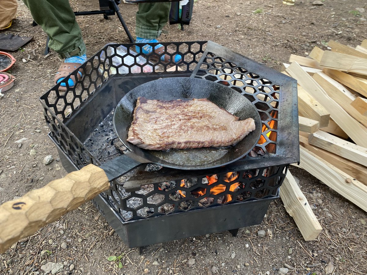 No88102's tweet photo. ひさびさのアナスカ。
#接待キャンプ
#アナザースカイキャンピングフィールド https://t.co/pUCb7h9Pyh