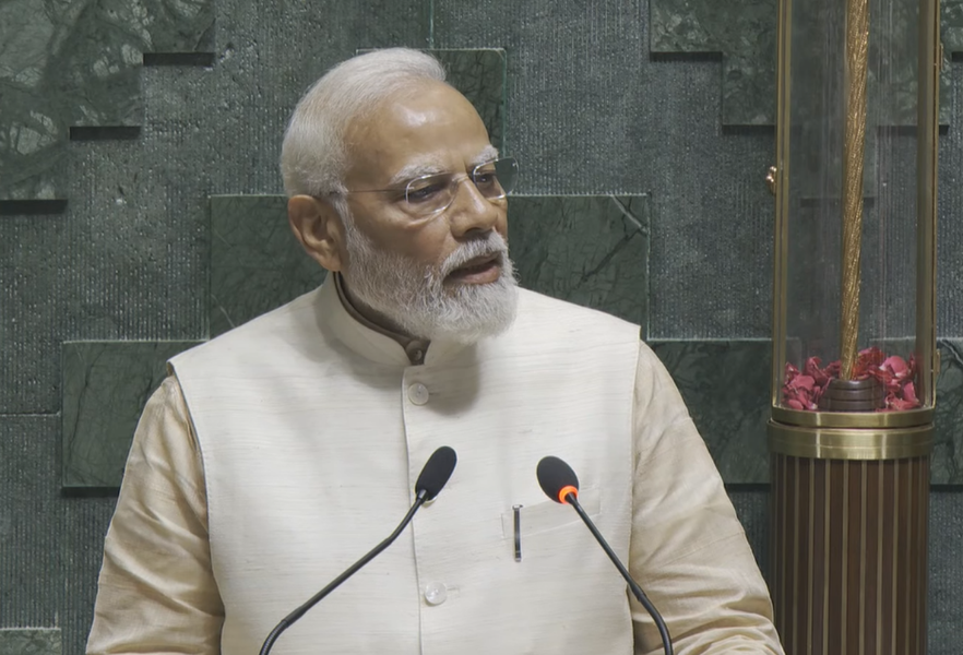 the_hindu's tweet photo. #NewParliamentBuilding | Speaking on the occasion of the inauguration of the new Parliament, PM #NardendraModi says “This new Parliament is not just a bhavan, it is a reflection of the aspirations of 140 crore Indians”.
Live Updates: https://t.co/fiNRGLQl4c https://t.co/YK5XyTfjAi