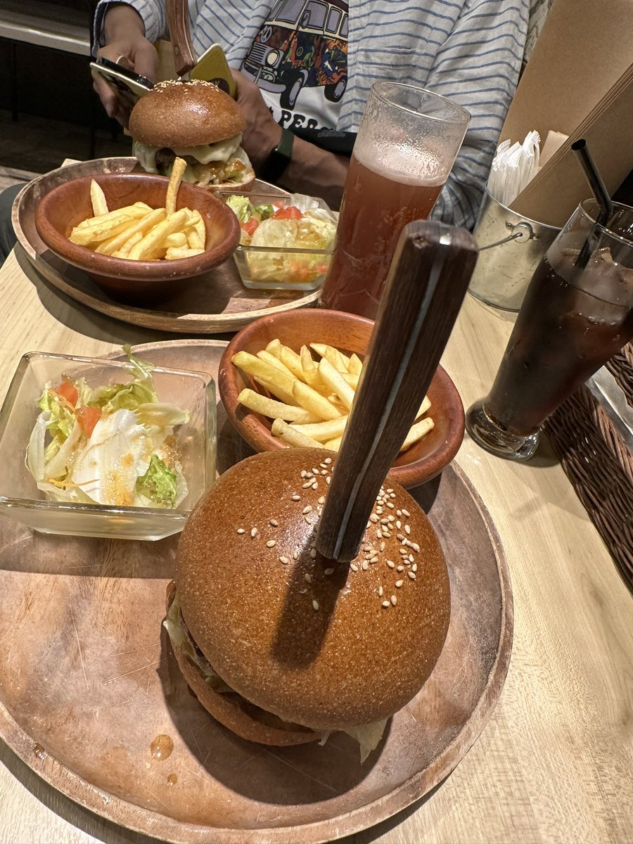 Renedilisboa's tweet photo. 美味しかった。#ソラミミバーガー https://t.co/s6WqliDFT0