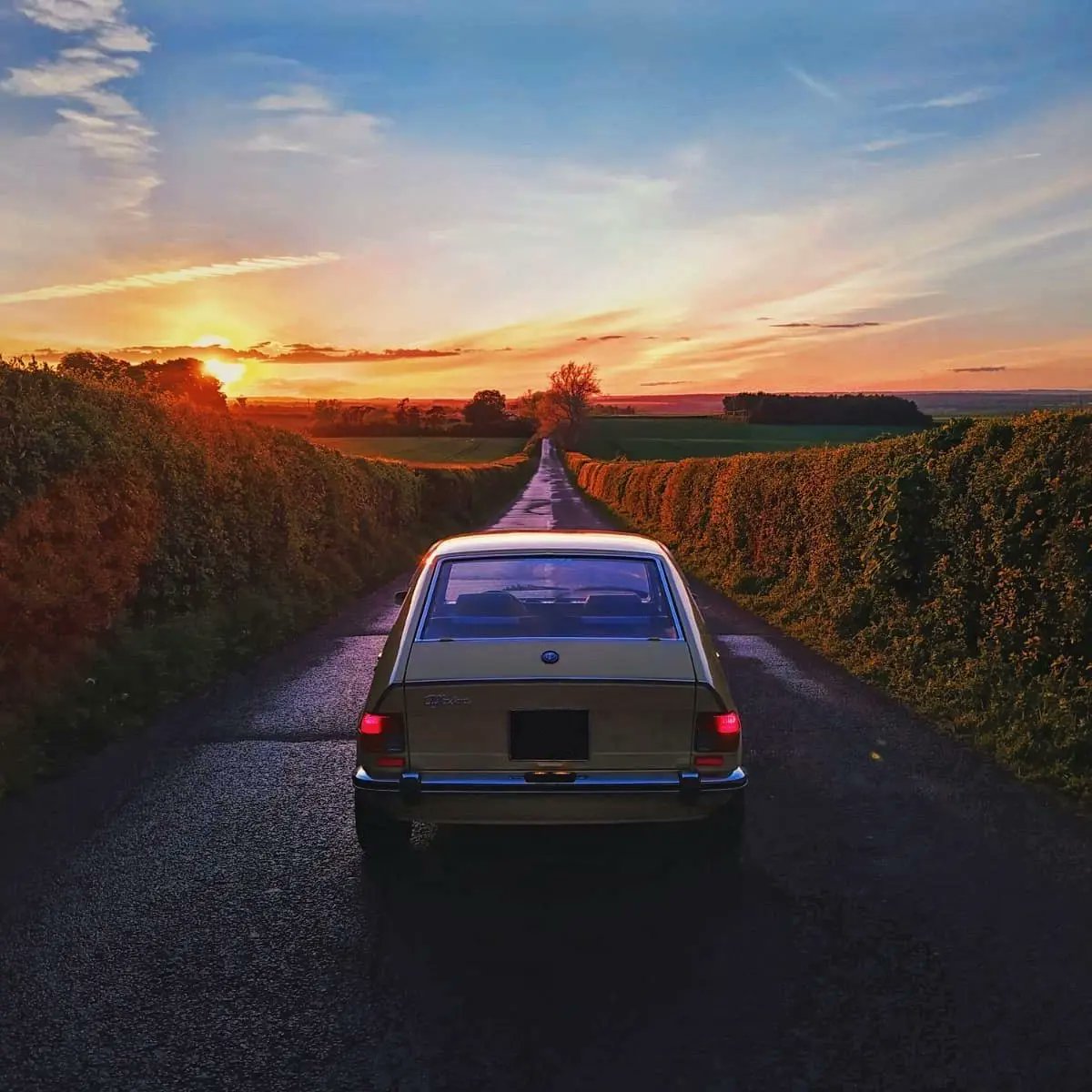 Its the time of year to get out and enjoy some #sunset views in the  #ElectricAlfasud #EV. 

#Italian full electric fun in the #British #countryside.

#oldschool #oldschoolview #alfasud50 #alfasud #alfaromeo #retro #restomod #retrovolt