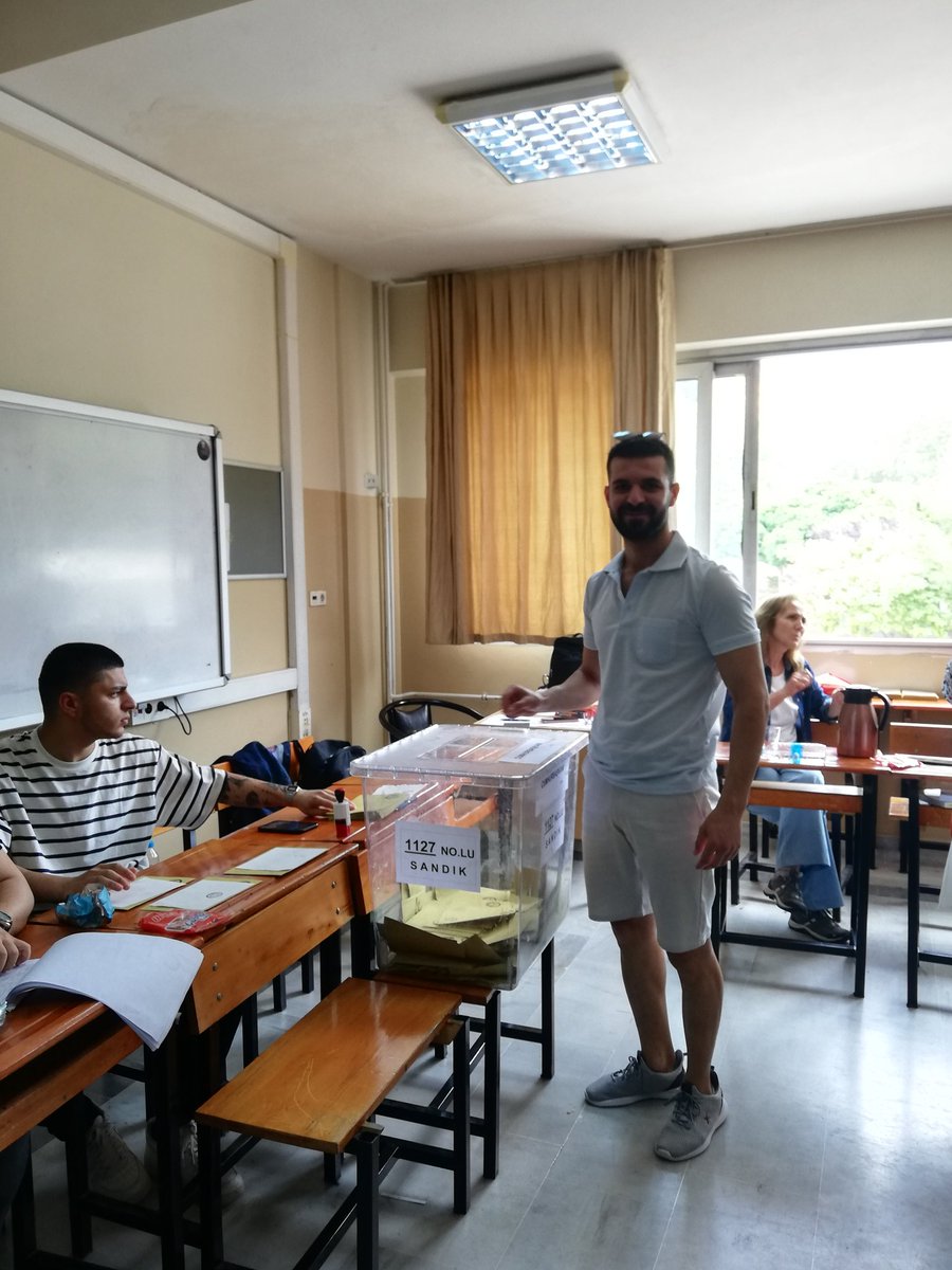 shuidemir's tweet photo. #secim23 https://t.co/r5Vwoip8EC