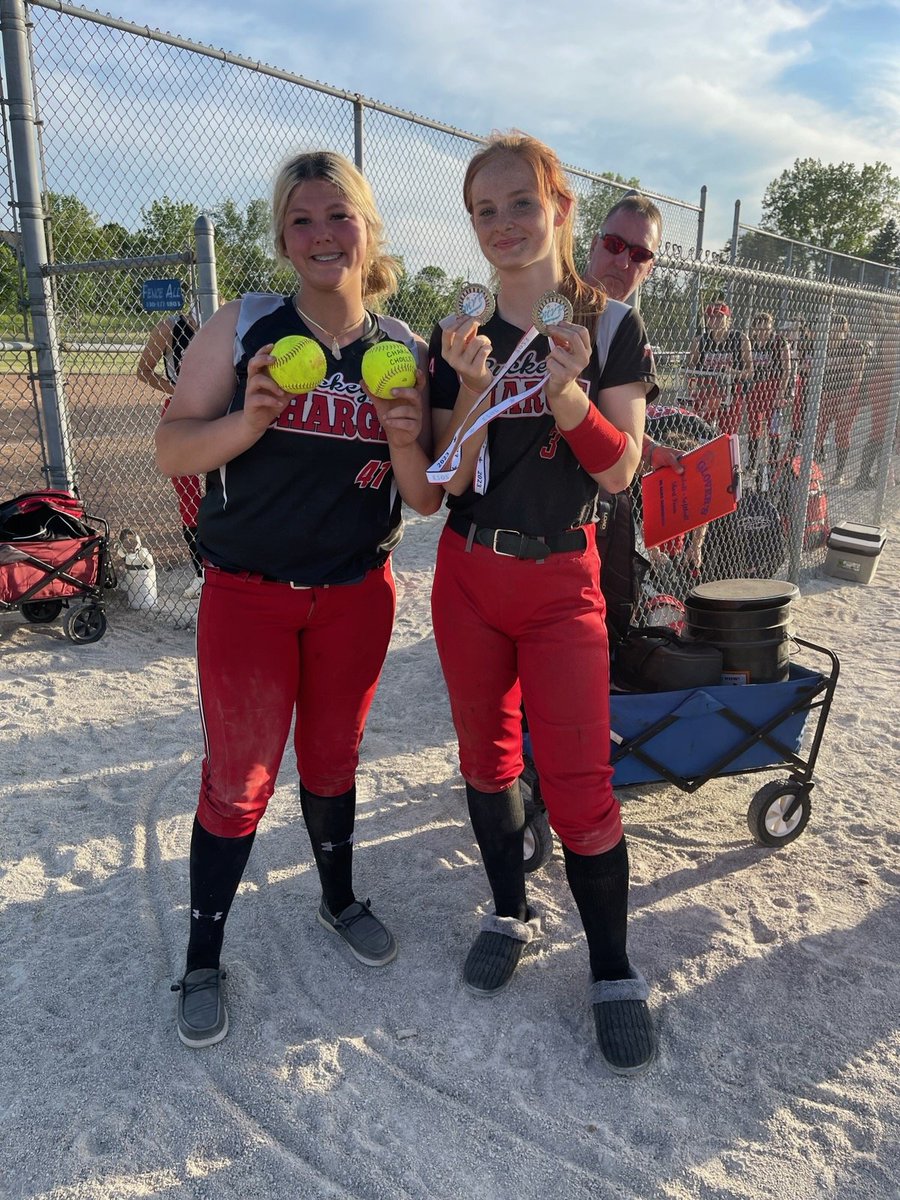 Had a blast playing with my bestie! Started summer 🌞 off with 2 bombs and she earned 2 MVPs! 🥎🥎💣💣 Championship bound today subbing with Buckeye Charge!
#wildcatproud