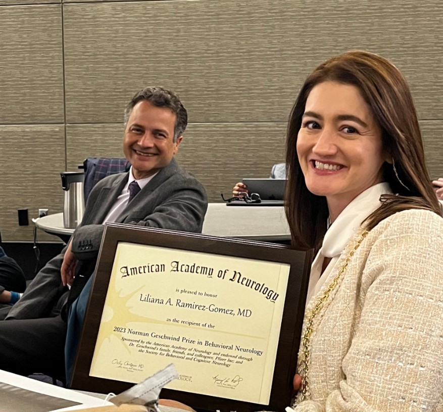 Cardenas_JorgeH's tweet photo. Liliana Ramirez Gómez, de Marinilla (Antioquia),  educada en colegio y Univ. Pública, egresada de Medicina @UdeA y ahora trabaja en el Mass General Hospital de la Universidad de Harvard, acaba de ser distinguida con el premio Norman Geschwind de la Academia de Neurología de EEUU. https://t.co/NQSlmZ2RoU