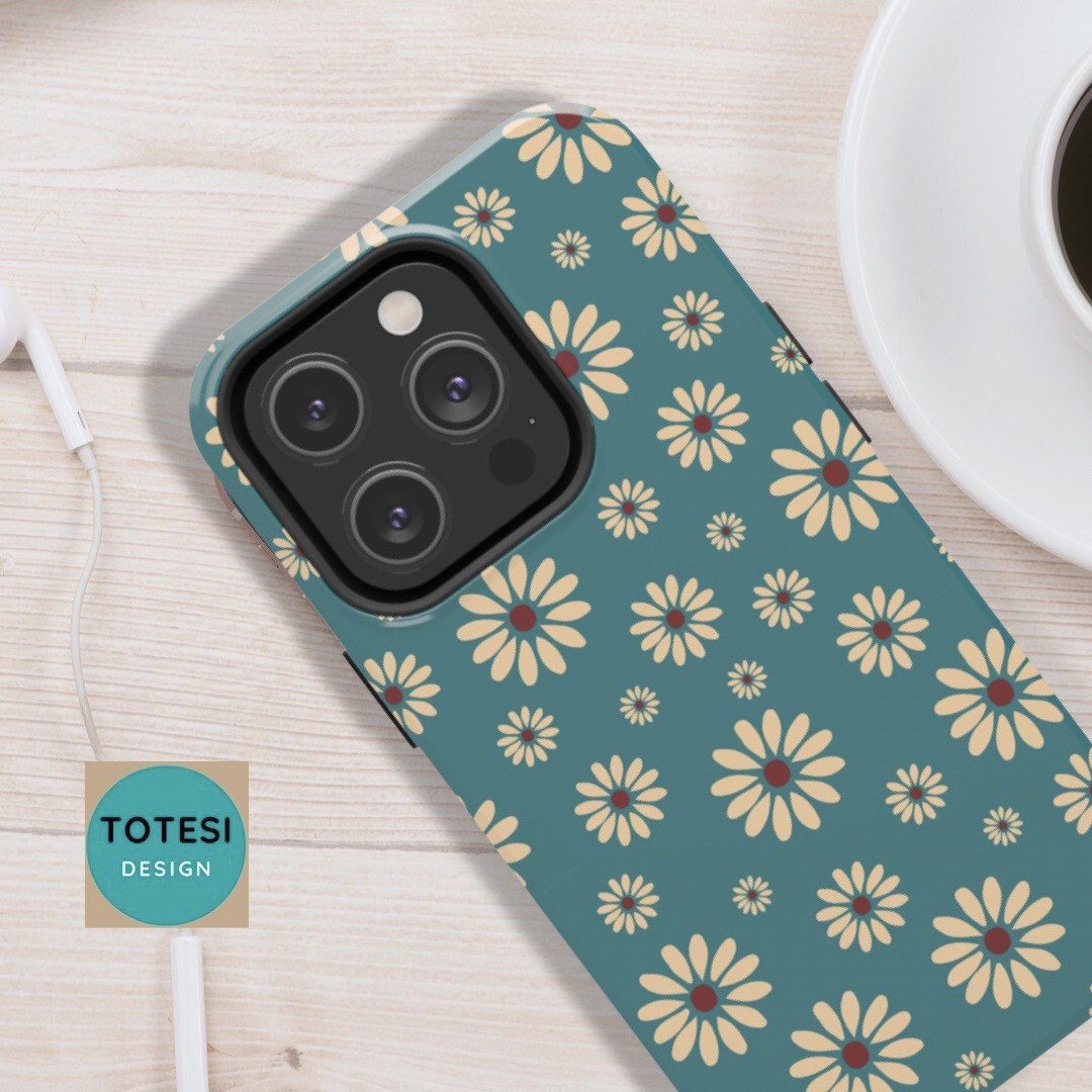 Totesi3's tweet image. Turquoise Beige Vintage Daisies  - iPhone tough case - Cottagecore, Spring floral aesthetic - iPhone case 11, 12, 13, 14, Pro, Pro Max, tuppu.net/c1a4b491 #etsyfinds #iPhonecases #Iphone12Case