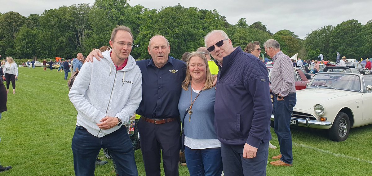 StaceyBertram10's tweet photo. Met the main man! So chuffed! Worth the trip from Norwich @DTMathewsons https://t.co/yxTmUBYaIk
