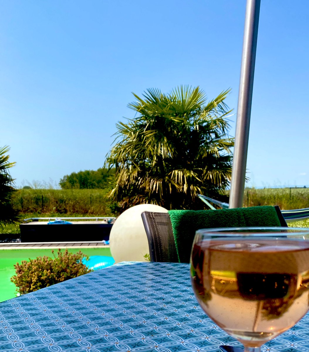 Ces colis qui arrivent qui te ramènent à un réel noël ! Quand on aime ! <a href="/Lamaitresse2/">Maisquefaitlamaitres</a> ❤️❤️ je te love fort !