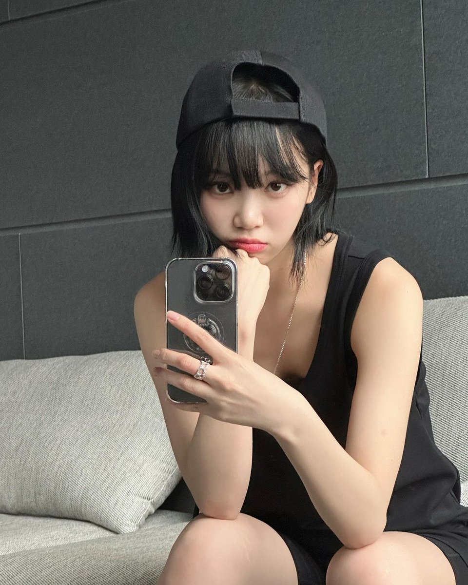 MOMENT0VIVERE's tweet photo. ♡Nova♡

I'm awake! It's gonna cost someone tho~ https://t.co/EbMv4Xq9fc