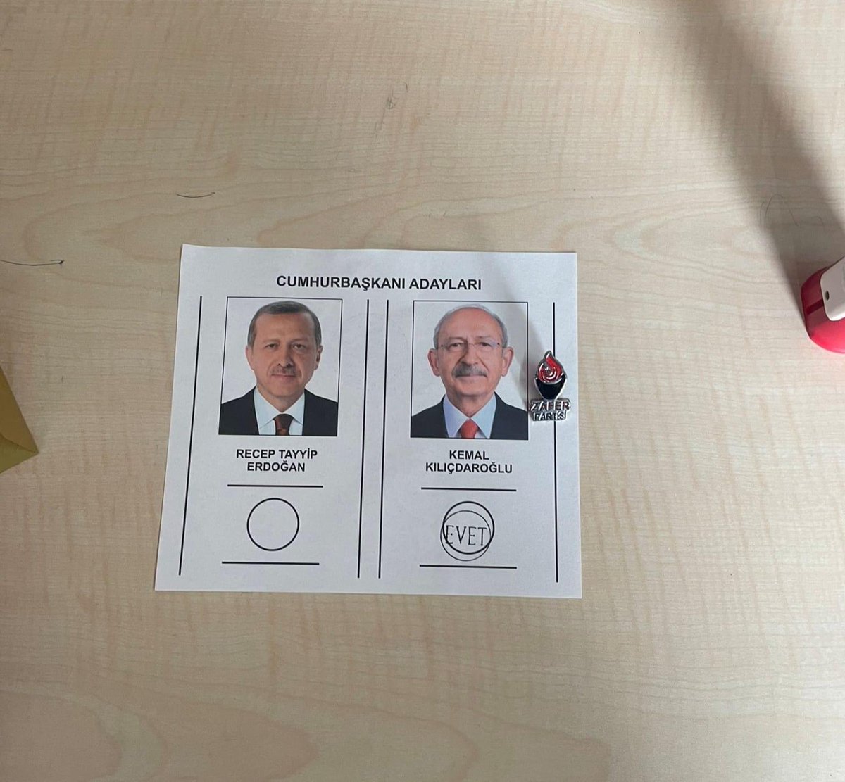 zey__kor's tweet photo. Türk Milliyetçi kardeşlerimizin Kılıçdaroğluna büyük desteği devam ediyor 🫶

#OylarKemalKıl��çdaroğluna ✌️ https://t.co/U9vGPXlzXG
