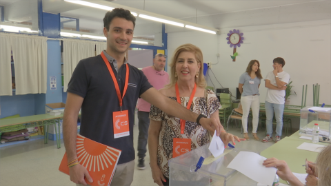 vallesvisio's tweet photo. #ELECCIONSMUNICIPALS | El candidat de Ciutadans Mollet (@CsMollet), Xavier Munner, ha anat a votar a l'Escola Joan Abelló de Mollet #28M 

Munner és molt clar: "Que voten por lo que piensan, por sus valores y por sus ideas" https://t.co/rOchGiR7FC