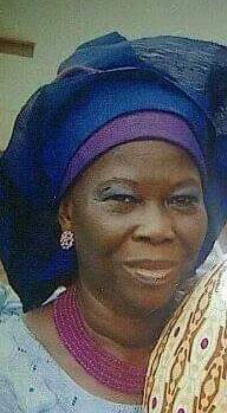abiodunmoctar's tweet photo. Late Madam Olubunmi. # Late Jide Tinubu biological Mother 🌸🌺❤️. https://t.co/SDgJ4Ulrb7
