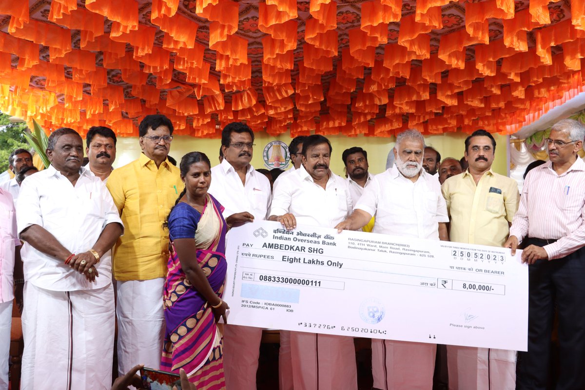 KN_NEHRU's tweet photo. மாண்புமிகு தமிழ்நாடு முதலமைச்சர் திரு.மு.க.ஸ்டாலின் அவர்களின் வழிகாட்டுதலின்படி,  நகராட்சி நிர்வாகம் மற்றும் குடிநீர் வழங்கல் துறையின் சார்பில் தேனி மாவட்டத்தில், ரூ.32.01 கோடி மதிப்பீட்டில் புதிய திட்டப் பணிகளுக்கு அடிக்கல் நாட்டுதல் மற்றும் ரூ.112.67 கோடியில் முடிவுற்ற பணிகளுக்கு தொடக்க விழா நடைபெற்றது. இவ்விழாவில் மாண்புமிகு ஊரக வளர்ச்சித் துறை அமைச்சர் பெரியசாமி அவர்களுடன் இணைந்து புதிய திட்டங்களுக்கு அடிக்கல்நாட்டி, முடிவுற்ற திட்டங்களையும் தொடங்கிவைத்தேன்.

இந்நிகழ்ச்சியில், சட்டமன்ற உறுப்பினர்கள் மகாராஜன், இராமகிருஷ்ணன், சரவணக் குமார், அரசு உயரதிகாரிகள், அரசு அலுவலர்கள், உள்ளாட்சிப் பிரதிநிதிகள், கழக நிர்வாகிகள் மற்றும் பொதுமக்கள் உள்ளிட்ட பலர் கலந்துகொண்டனர். 

#DMK | #MKStalin | #KNNehru | #Theni | #DravidianModel