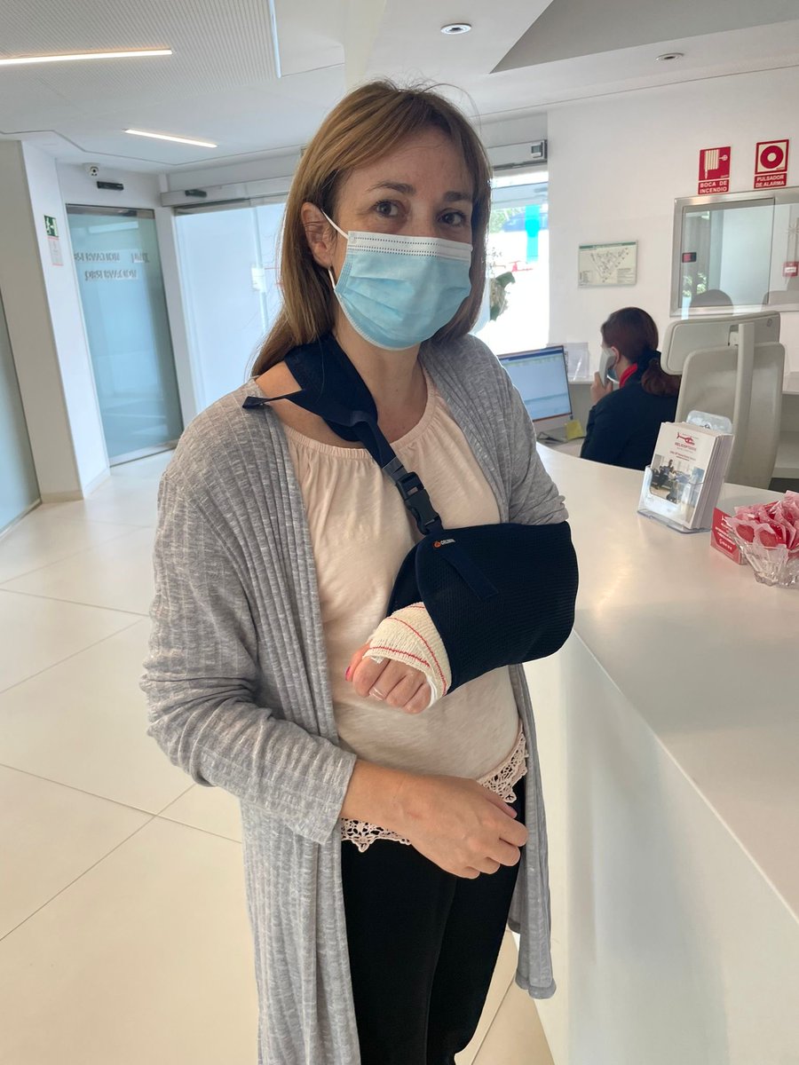 Life is a rollercoaster🎢 Just a fracture but emails and writing are going to take longer this week😅