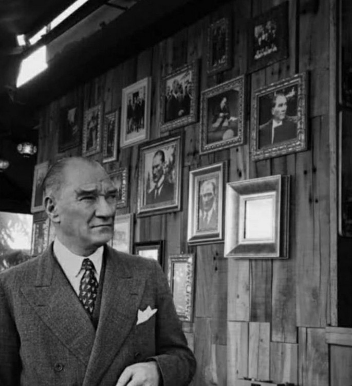 Bir Atatürk’ü severim, bir de Atatürk’ü seveni.