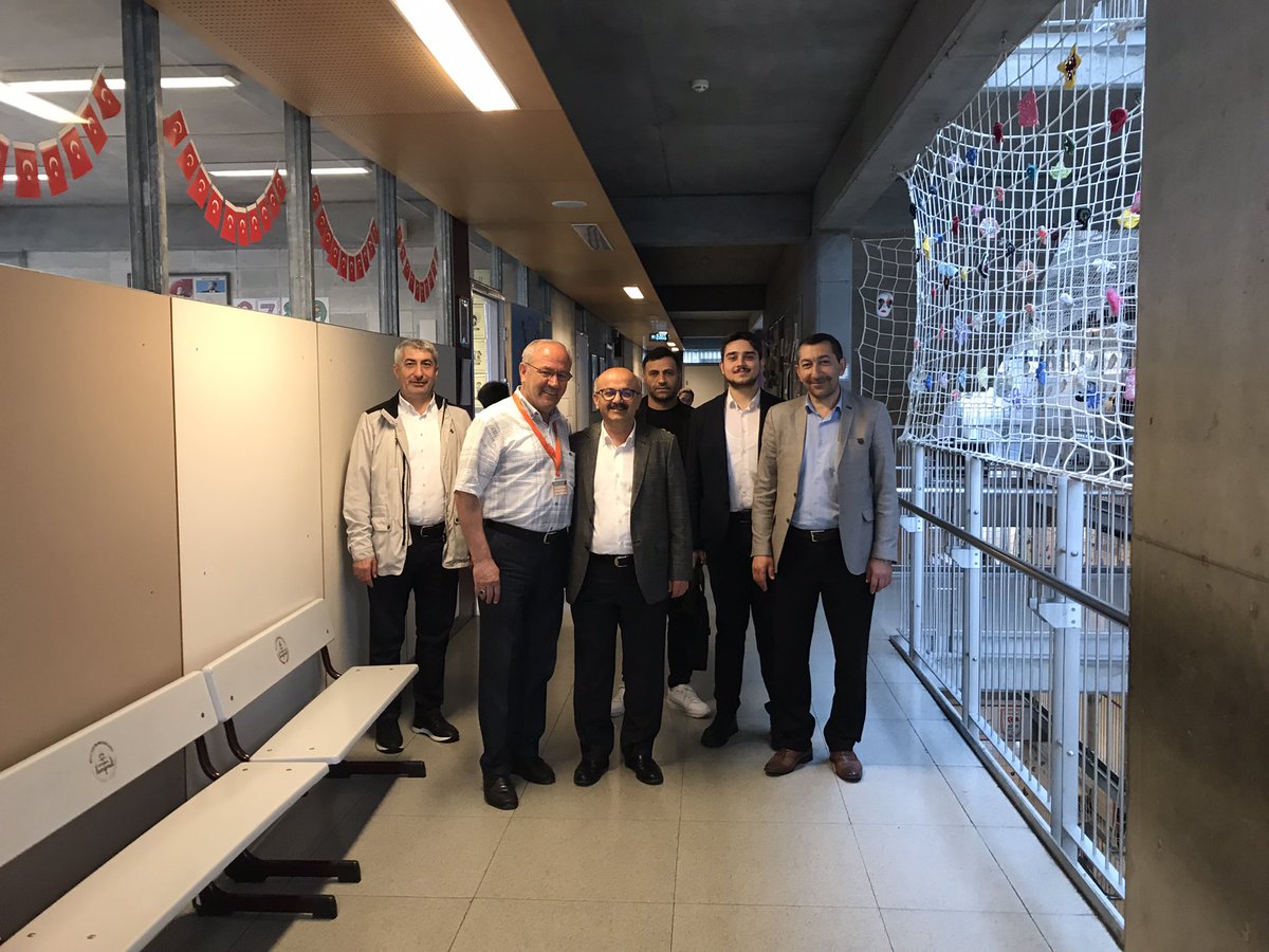 📍 Bayrampaşa

Vatan İlkokulunda görevli arkadaşlarımızı ziyaret ederek kendilerine kolaylıklar diledik.   

<a href="/Erkanaksoy72/">Erkan Aksoy</a>