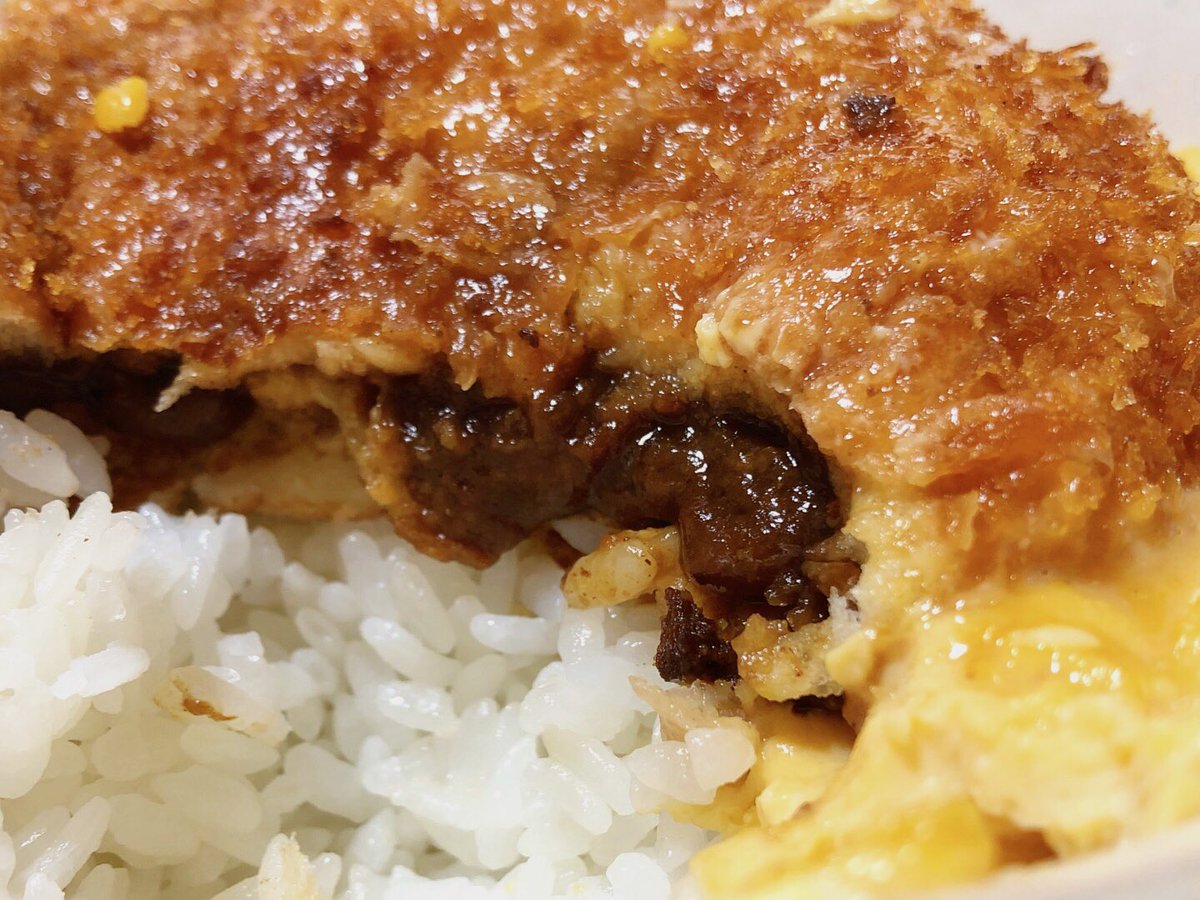 富士そばのツイートで気になったカレーパンの玉子とじを作りました。
意外に美味しくてびっくり。
#楽たま生活 #富士そば