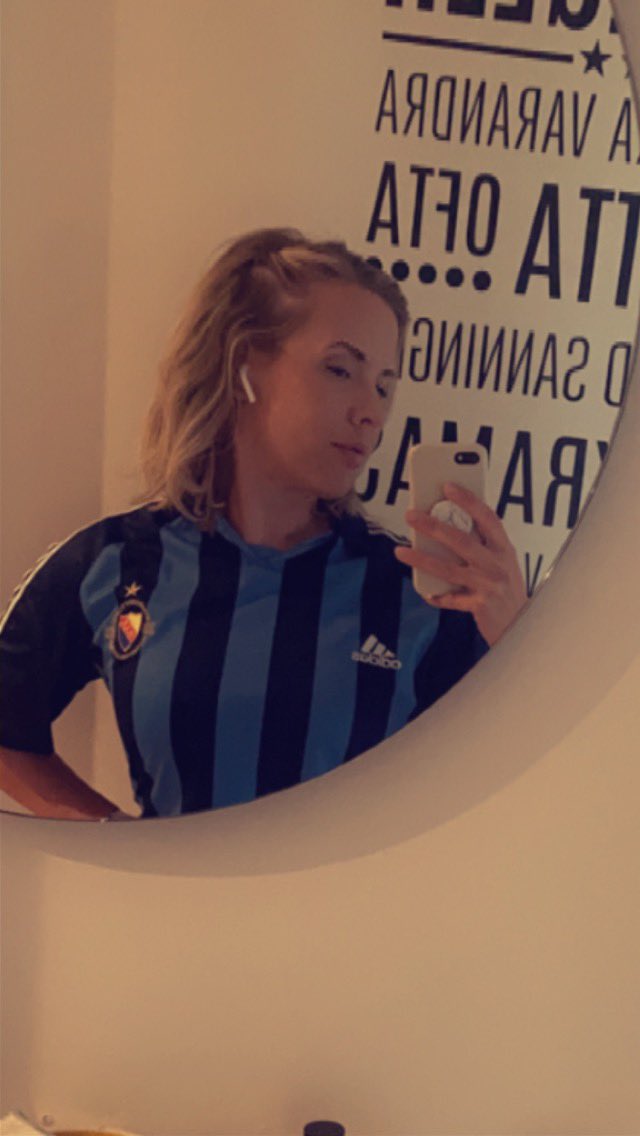 Bern39708122's tweet photo. En bättre söndag! 🎶Den som inte hoppar är.. #AlltidOavsett #SFGD #DIF @DIF_Fotboll https://t.co/ct27SxtwUm