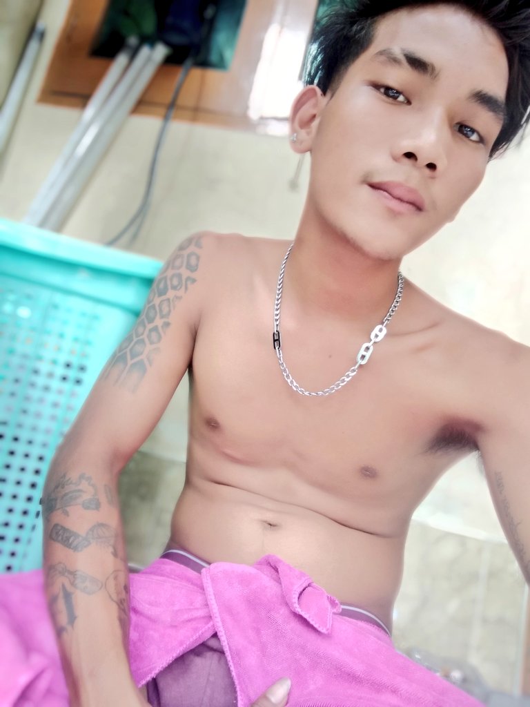 ShanMinKhant4's tweet photo. ရေချိုးppနော် တွေ့ချင်ရင်လာခဲ့လိုက်တော့
09761524946 https://t.co/7SHDOv7RZs