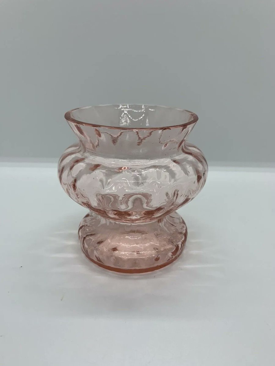Vintage Pink Glass Vase Unmarked Round Circular Inches Used Condition buff.ly/3NPSxDf #pinkglass #vintage #vintageglass #pink #depressionglass #glass #vintageglassware #vintagestyle #vintageforsale #homedecor #pinkglassware #vintagedecor #glassware #etsy #shopvintage