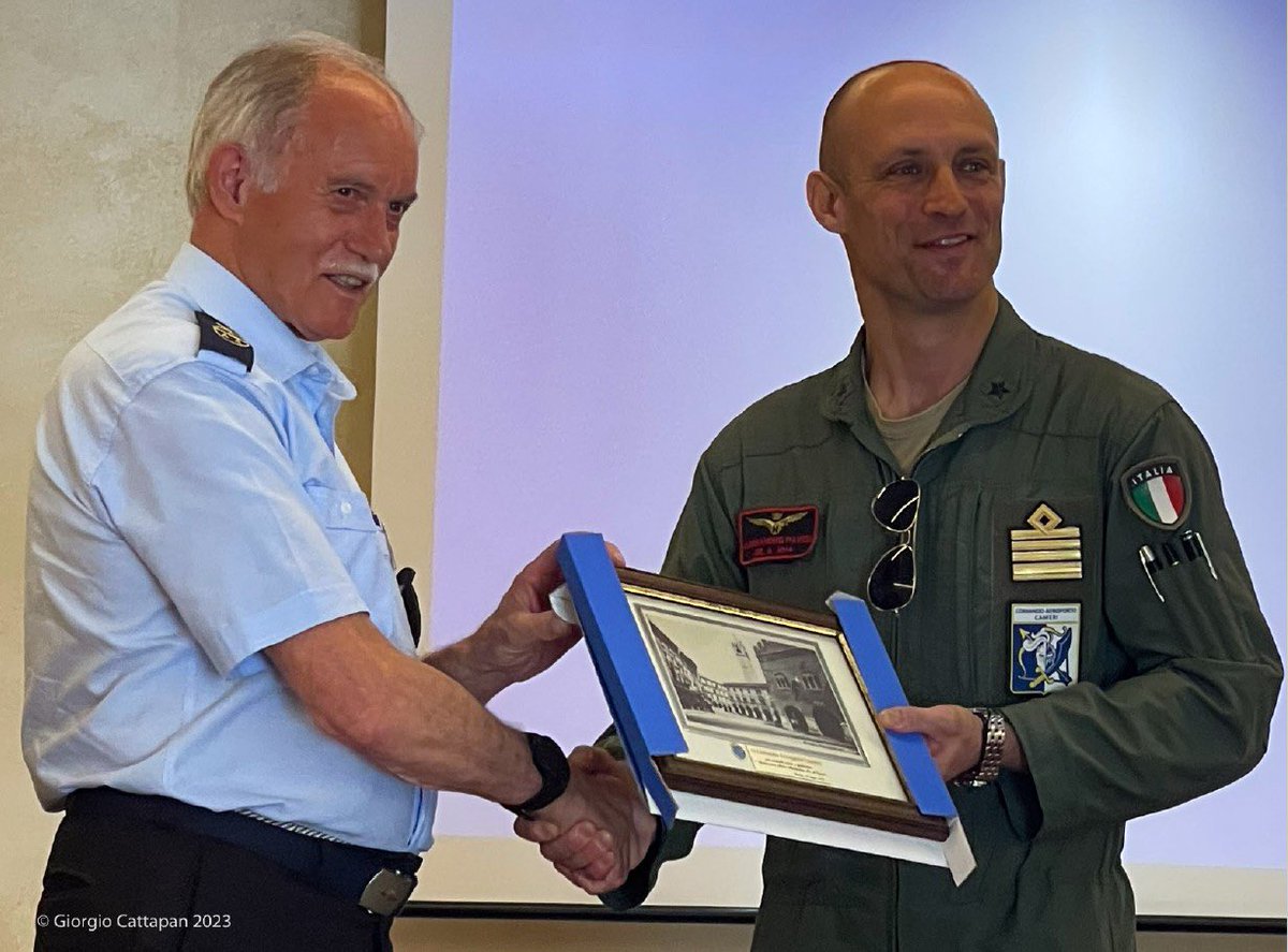 assoaeroarma's tweet image. Notizie da A.A.A. - #AviatoridItalia 🌟

✅ #23Maggio Sezione di #Treviso in visita di aggiornamento al Comando Aeroporto di #Cameri, 1° Reparto Manutenzione Velivoli (#RMV) e allo Stabilimento #FACO 

#AeronauticaMilitare #AeronauticaMilitare100