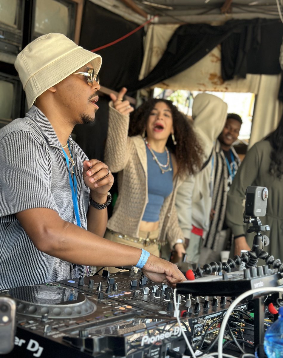 Thuso Doritos DJ tweet media