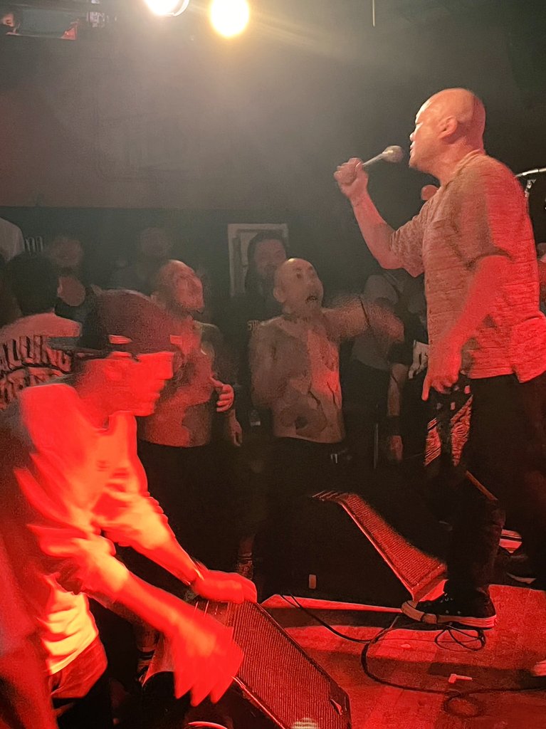 Gofukami5150's tweet photo. ヘビコミを物凄く楽しんでいる坊主2人組
#HEAVYCOMMUNICATION
#SOMEOLD #BROKENLIFE #SECONDARMS #WxHxO #FALLINGDOWN #NOTIMETOPRAY
#fighttowin https://t.co/3VRpO76O2Z