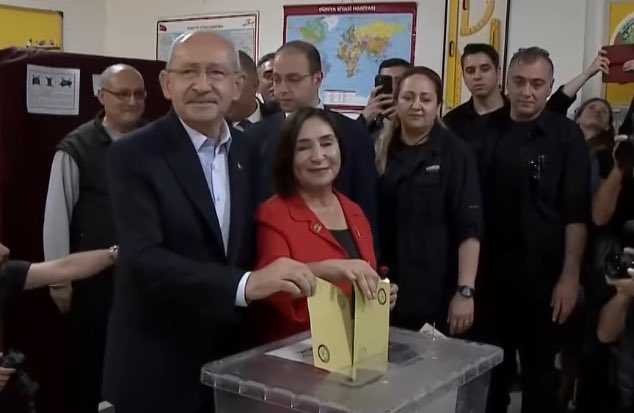 Cumhurbaşkanı Adayı Kemal Kılıçdaroğlu oyunu kullandı.