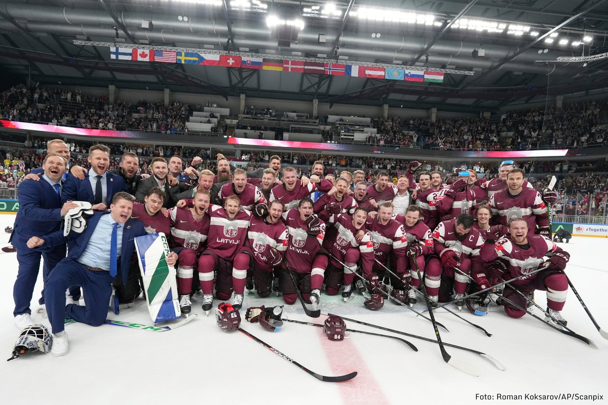 ltvzinas's tweet image. Līdzjutējus aicina pirmdien nedoties uz lidostu, hokeja izlasi godinās pie Brīvības pieminekļa. lsm.lv/raksts/sports/…