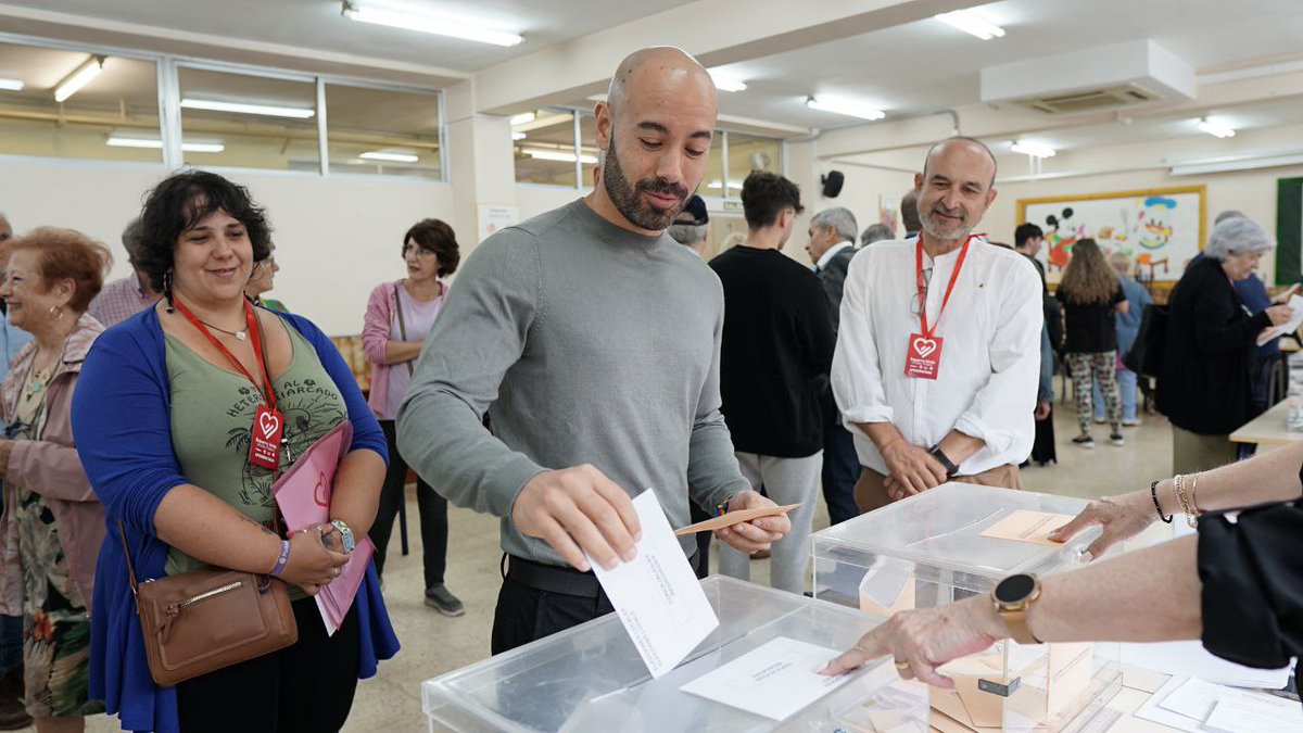 Nuestro portavoz y número 2 en la candidatura de Unides Podem - Esquerra Unida ya ha realizado su voto 💜

#28MValentíaParaTransformar