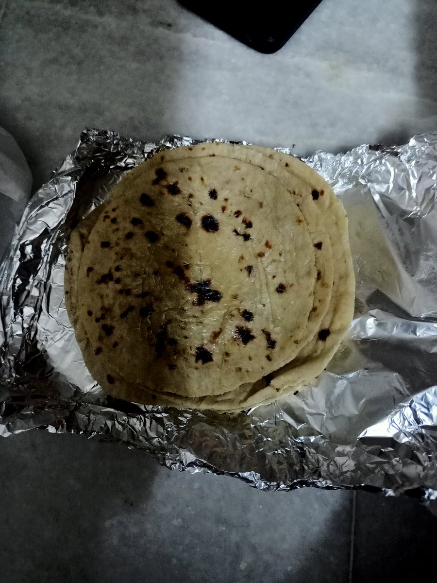 surajpatel1990's tweet photo. @SwiggyCares @Swiggy
I ordered paratha and sending roti.
Already mailed but no response. https://t.co/twKZz57hCC
