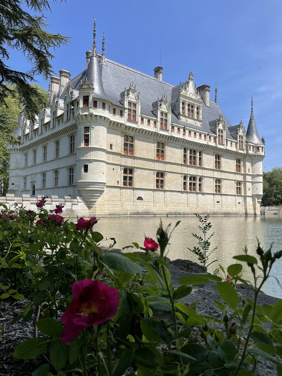 gregory_boyer's tweet photo. Hier, visite du magnifique #Chateau d’#AzayLeRideau et du musée du #Compagnonnage à @villedetours https://t.co/BZmm1eSMPo