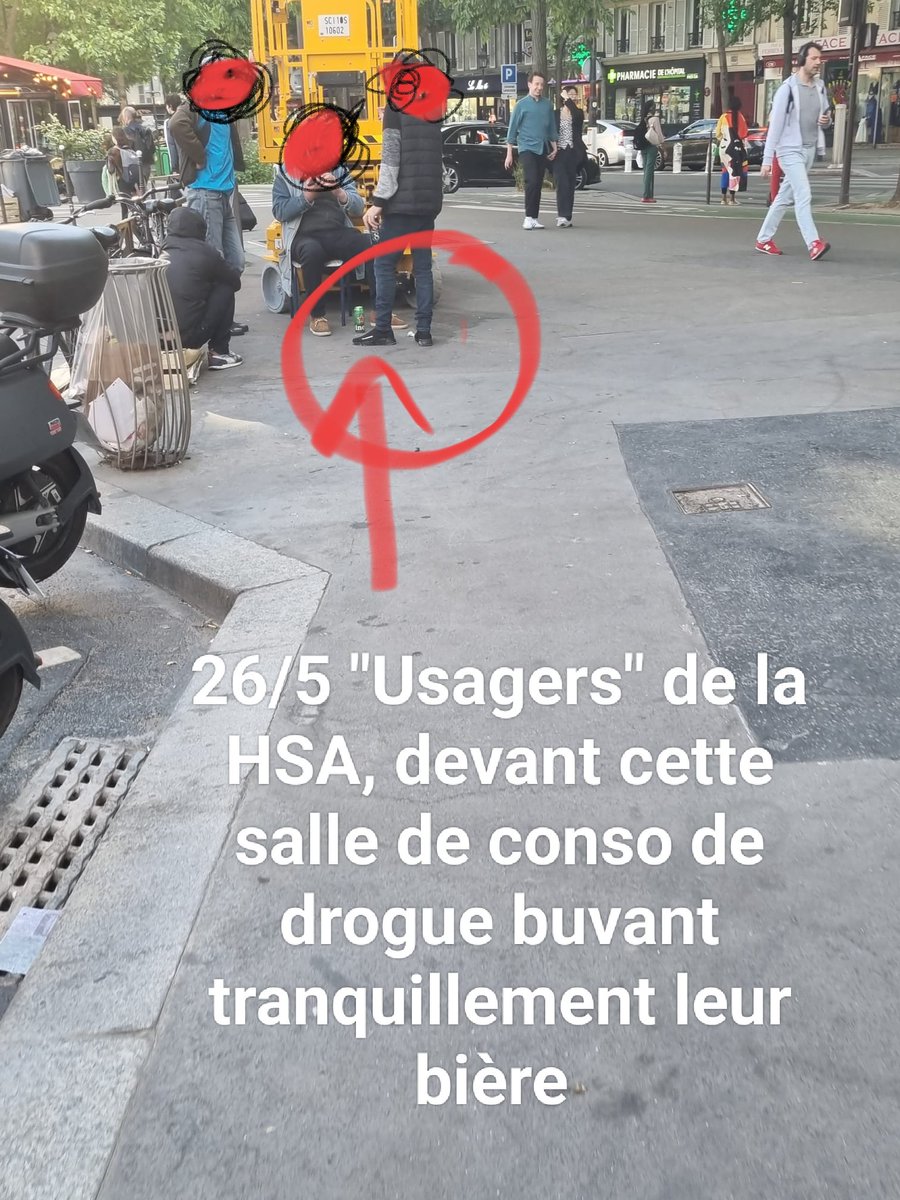 LariboisiereGDN's tweet photo. Notre secteur est dans la zone sans alcool ! Preuve en photos du 26/5&amp; 27/5 : devant la salle de conso de drogue #Paris10 &amp; y compris à sa porte sous les yeux du vigile, des "usagers" de la salle avec cannette de bière. 🙏et 👏 Gaïa pour la sérénité que vous apportez au secteur! https://t.co/xPFhlgt7HW