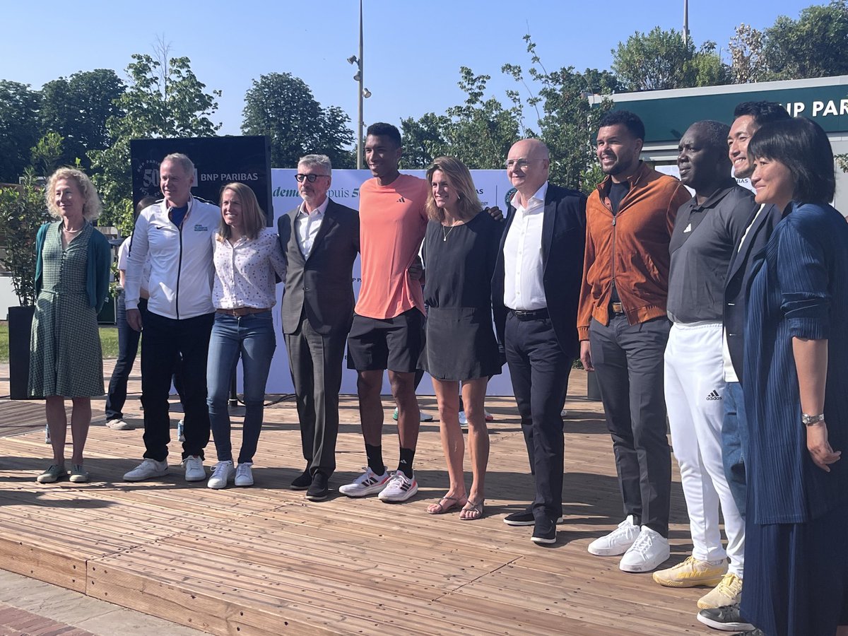#50ansdeFidélité 

Les stars du tennis aux côtés de ⁦<a href="/BNPParibas/">BNP Paribas Group</a>⁩ ce matin à #RG2023 à l’occasion de ses 50 ans de fidélité au tennis ! ⁦

<a href="/WeAreTennisFR/">We Are Tennis France</a>⁩ ⁦<a href="/FFTennis/">FFT</a>⁩ ⁦<a href="/felixtennis/">Félix AugerAliassime</a>⁩ ⁦<a href="/tsonga7/">Jo-Wilfried Tsonga</a>⁩ ⁦<a href="/jushenin/">Justinehenin</a>⁩ ⁦<a href="/PatrickMcEnroe/">Patrick McEnroe</a>⁩