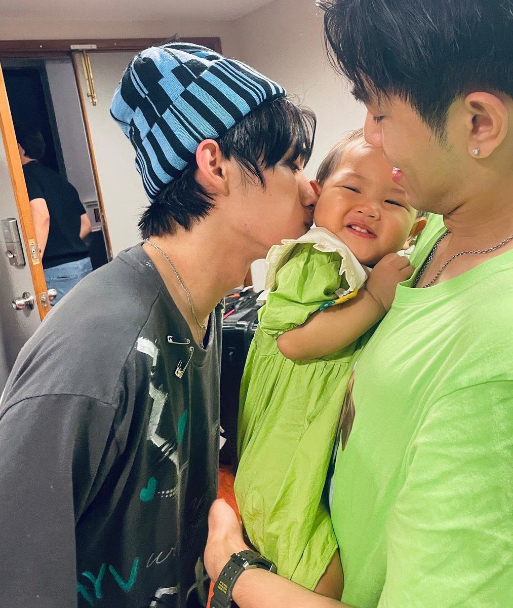 Uncle Xiaojun with his niece 🥺♥️
From this                             To this
