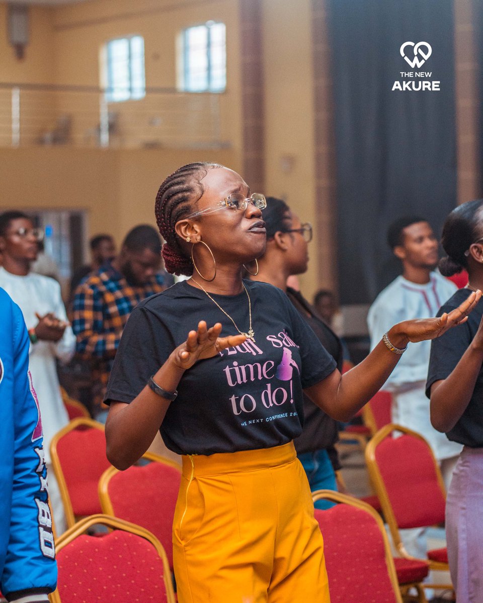 TheNew_Akure's tweet photo. “Everywhere I Enter Goodness and Mercy dey enter Everywhere I go now Goodness and Mercy dey Follow Kings are Coming to my Rising I’m going Higher By the Grace of God” 
🎶🎶 

#Legislativegrace #prenextconference
#WeAreTheNew
#ILoveThisChurch https://t.co/FRH11k4EZS