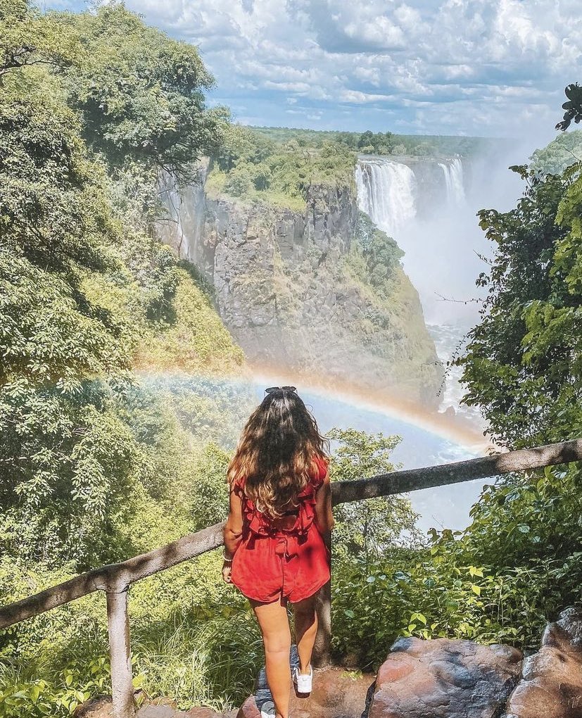 The waterfall reaches its highest flow with an average of 500 million liters of water crashing over every minute. The highest ever recorded was 700 million liters in 1958.
Largest sheet of falling water in the World .
Victoria Falls, Zimbabwe 🇿🇼 .
#DiscoverZimbabwe