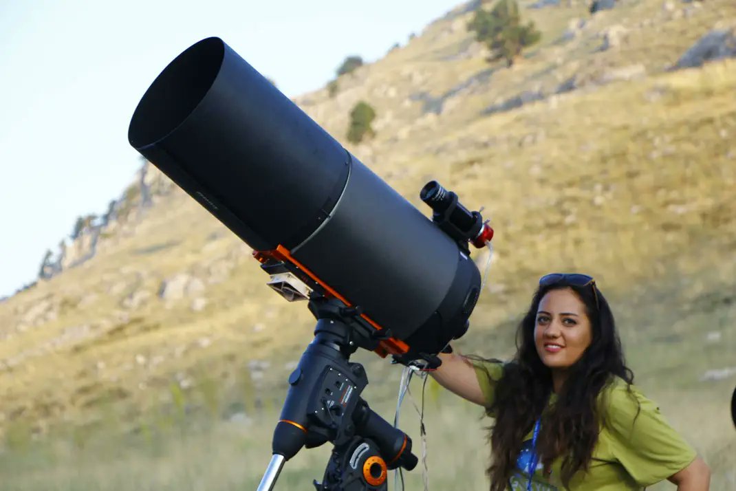 Mesela ben bu arkadaşı tek başıma iki defa söker takarım hiç de yorulmam.