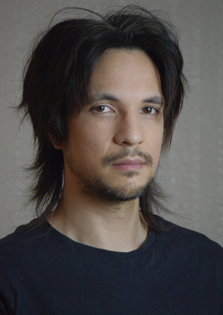 New headshots, slightly different look 🧑🧞