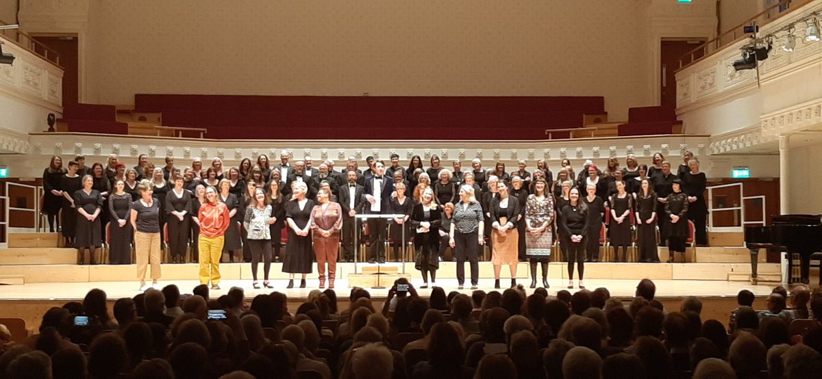 PaulaAAuthor's tweet photo. Congratulations to @GSAChoir @ComposeherUK for their incredible world premiere of 7 new pieces last night. Such a privilege to finally hear all the hard work come to fruition in a moving and try remarkable concert. Thank you. https://t.co/kDB9K2bNKi