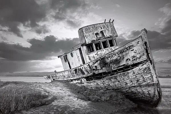 art for the Eyes! buff.ly/423ViEQ #pointreyes #california #boat #fishingboat #landscapephotography #photography #artlovers #travel buff.ly/41PGutY