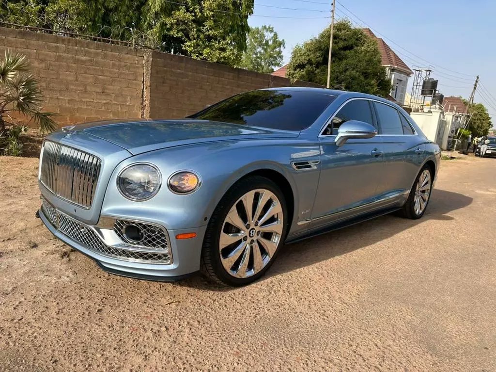 yhakz39's tweet image. NEW LISTING 📌📌📌

🚘 • BENTLEY FLYING SPUR (W12 Engine)

📋 • BRAND NEW 

🗓 • 2021

🗒 • DUTY ✅

💰 • 330M 

🌍 • ABUJA

🚚 • NATIONWIDE DELIVERY (Not Free) @abujarides @Automall_ng @A_Harooon @iMajorX @GernnieM @lumiquan_ @Ro77ay #AbujaTwitterCommunity #Arewatwitter