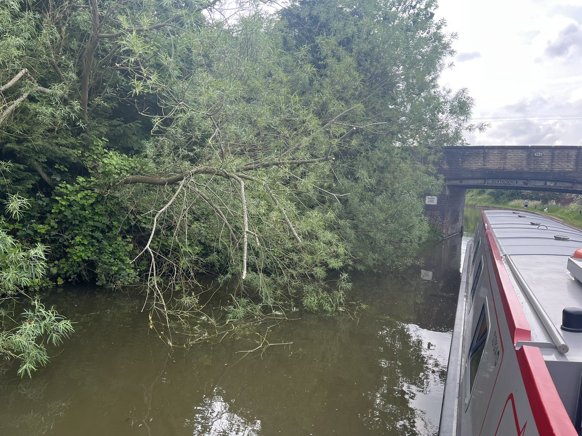 NarrowboatOld's tweet image. @CRTContactUs  Not sure what area this is covered by, but there was a fallen tree impeding navigation by a lock. We lopped it and piled the cuttings on the bank. It’s not perfect but it’s better T&amp;amp;M B161 

///incisions.relishing.applauded
#gardening #loppers #cameinhandy