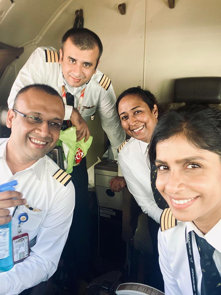 Capturing unforgettable moments with my flight crew, where the skies become our playground! ✈️🌟

#ChicagoAirport #B777 #AiCrew #Chicagogram #Airindia #Staralliance #Aviation #PilotLife #CrewLife #Memories #Grateful #GoodTimes #FlightCrew #Teamwork <a href="/airindia/">Air India</a>
