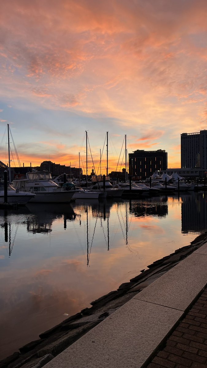 Sunrise over the Inner Harbor this morning 😍 Good morning Baltimore!