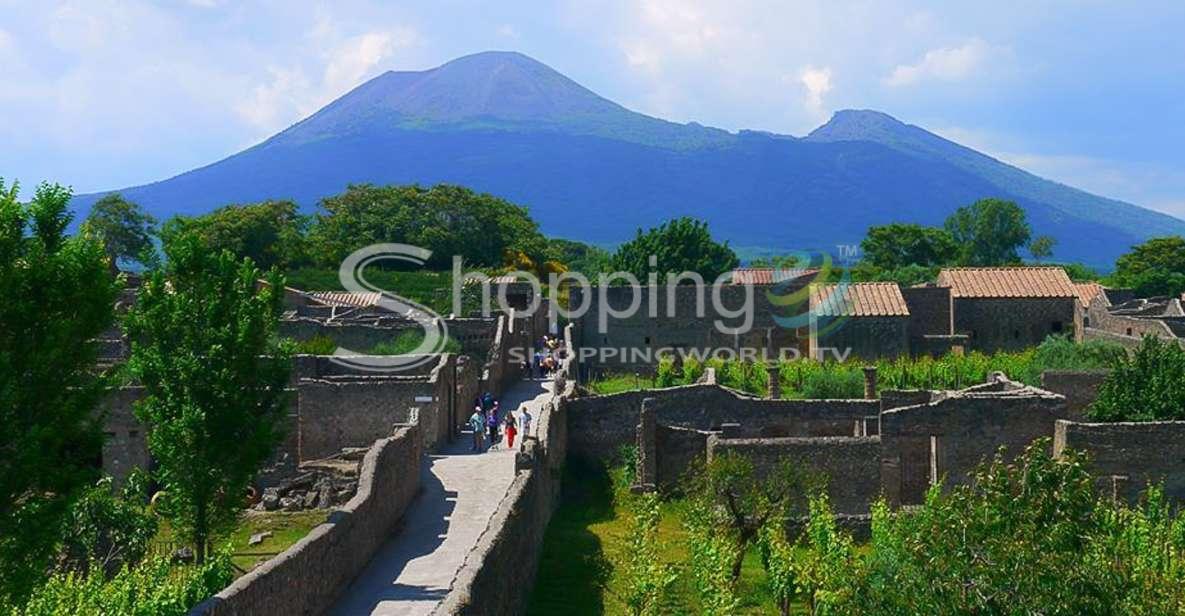 Pompeii And Vesuvius Full-day Tour From Amalfi Coast In Naples 🛎 s.cl4.us/1ri #Campania #daytriptours #Italy #Naples #shoppingworldtv #tour #touractivities #tourexperience #touroperator