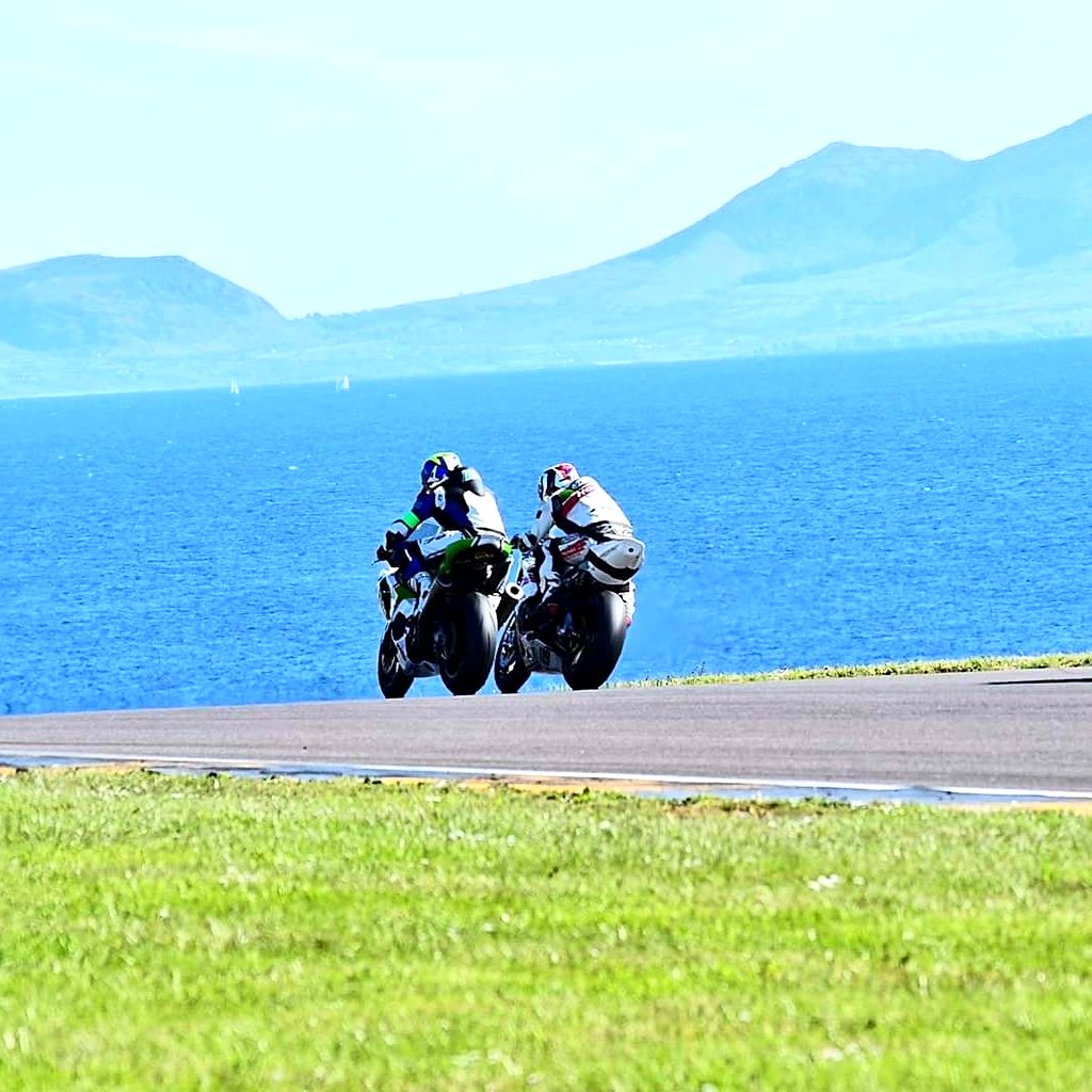 Do UK circuits come anymore picturesque for bike trackdays than Anglesey Circuit / Trac Môn in North Wales? 🤔

@angleseycircuit
#nolimitstrackdays #trackday #motorcycle #motorcycletrackdays #bikerlife