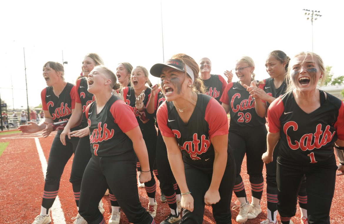 softballNDSCS's tweet photo. Good morning NATIONAL CHAMPIONS https://t.co/gwCPFfgEHi