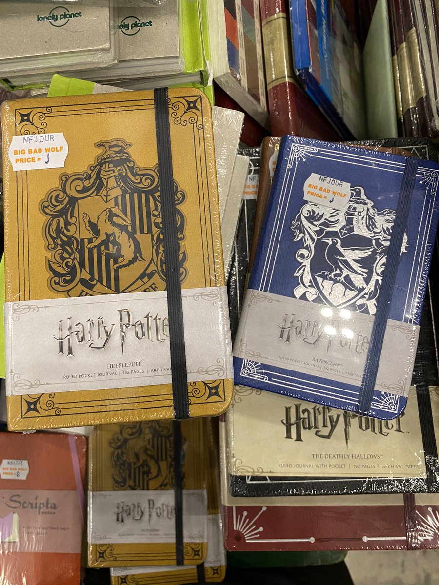 FanTiestic's tweet photo. Halo admin lagi ada di bbw nih, sekiranya ada yang mau sekalian jastip boleh ya, nanti kita kasih detailnya.

Harry Potter related:
1. Pocket journal &amp; journal
2. Harry Potter bookset
3. Harry Potter coloring set
4. Pop up book (J.K. Rowling Wizarding World &amp; Fantastic Beasts) https://t.co/uT5Z41v2av