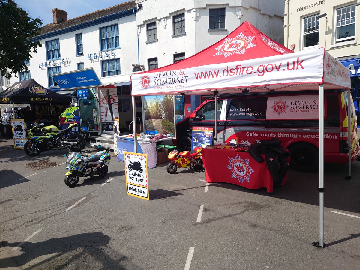 @thebidefordbikeshow today @RCROfficers @bikerdown @dfrs @VisionZeroSW @DC_RPT
It's a lovely day for two wheels pop down and see us, ride responsibly and if you see our motorcycle patrol officers out and about give them a wave 😊