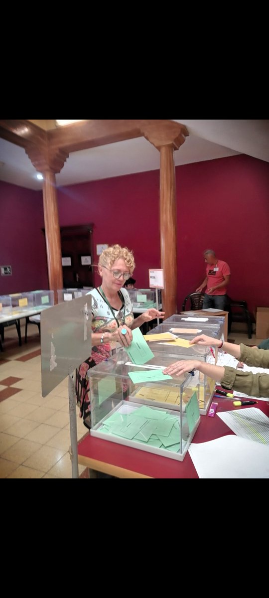Buenos días Gran Canaria!!
Buenos días Canarias!!
Rosario Correa Bordes, Candidata al Cabildo De Gran Canaria, ejerciendo su derecho a votar por su tierra!!
💚💪💚
<a href="/DragoVerdesCan/">Drago Verdes Canarias</a>
<a href="/Alber_Canarias/">Alberto Rodríguez</a> 
<a href="/Verdescanarias1/">LOS VERDES CANARIAS</a>
<a href="/pmedsan/">pedro pablo</a> 
<a href="/atlantico_hoy/">AtlánticoHoy</a> 
<a href="/drago_canarias/">DRAGO</a>
<a href="/victor_rodmar/">Víctor Rodríguez</a>